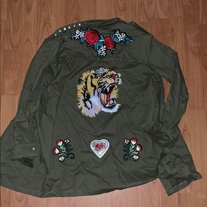 Women’s detailed jacket ( M ) size 6